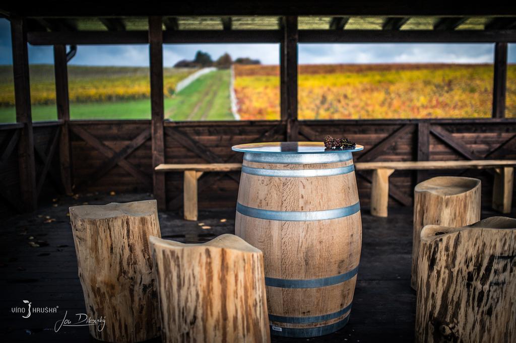 Penzion Vino Hruska Blatnicka ภายนอก รูปภาพ