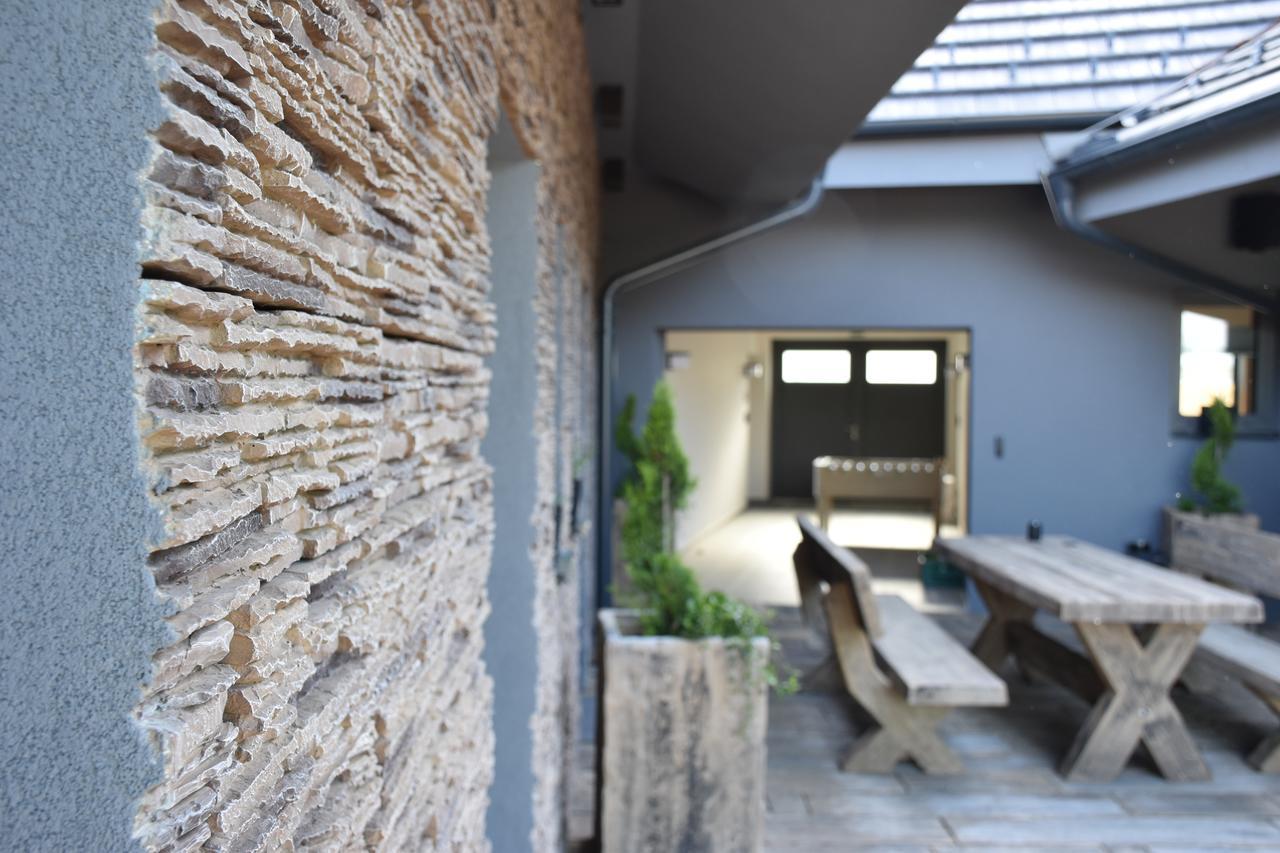 Penzion Vino Hruska Blatnicka ภายนอก รูปภาพ