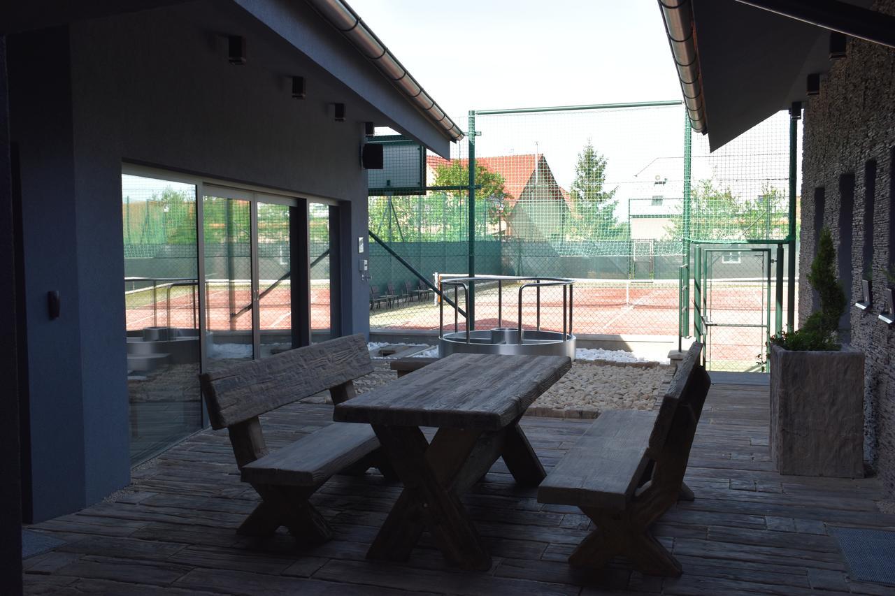 Penzion Vino Hruska Blatnicka ภายนอก รูปภาพ