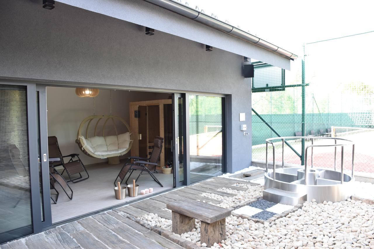 Penzion Vino Hruska Blatnicka ภายนอก รูปภาพ